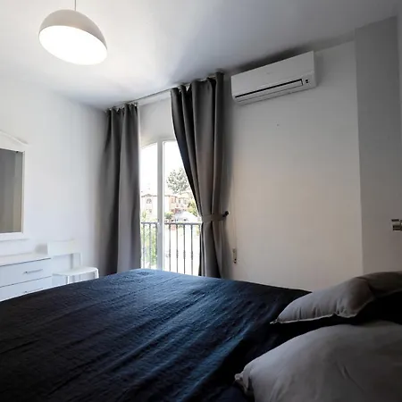 Spacious 2-bedroom With Free Parking Sitio de Calahonda