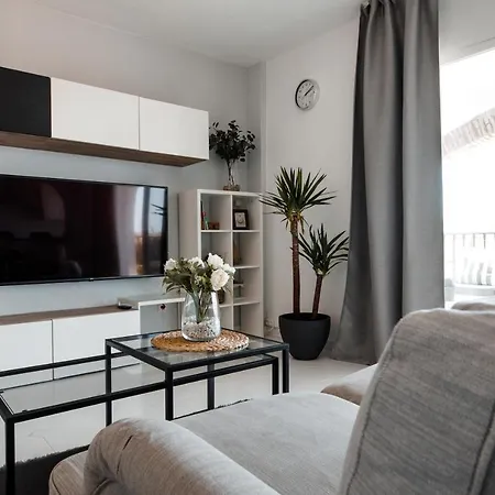 Spacious 2-bedroom With Free Parking Apartment Sitio de Calahonda