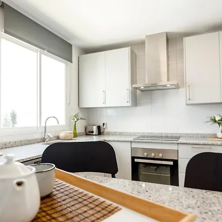 Spacious 2-bedroom With Free Parking Lejlighed