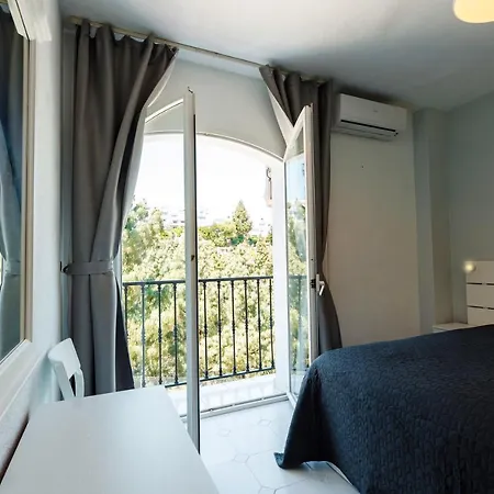Spacious 2-bedroom With Free Parking Sitio de Calahonda