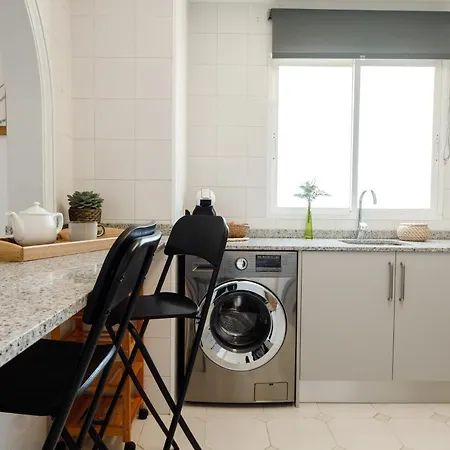 Spacious 2-bedroom With Free Parking Sitio de Calahonda