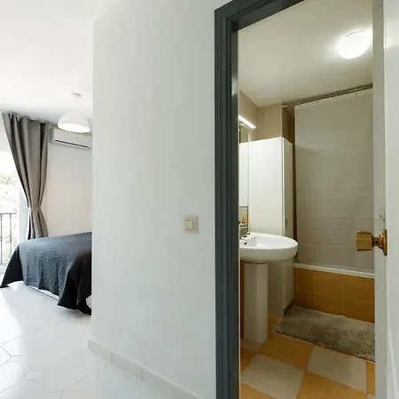 Spacious 2-bedroom With Free Parking Apartment Sitio de Calahonda