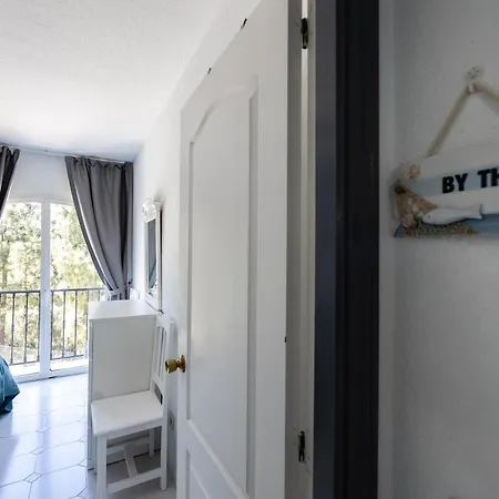 Spacious 2-bedroom With Free Parking *