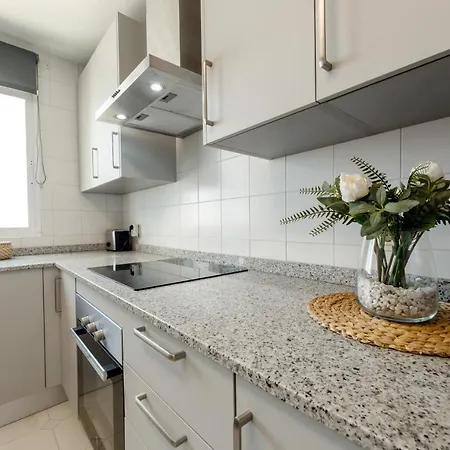 Spacious 2-bedroom With Free Parking Lejlighed