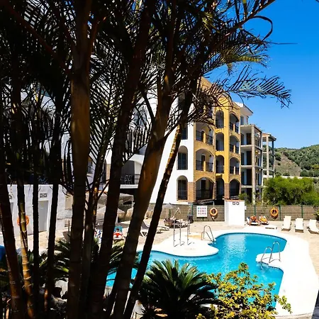 Spacious 2-bedroom With Free Parking Apartman *
