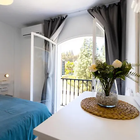 Spacious 2-bedroom With Free Parking Sitio de Calahonda