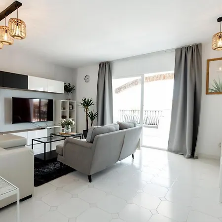 Spacious 2-bedroom With Free Parking Lejlighed *