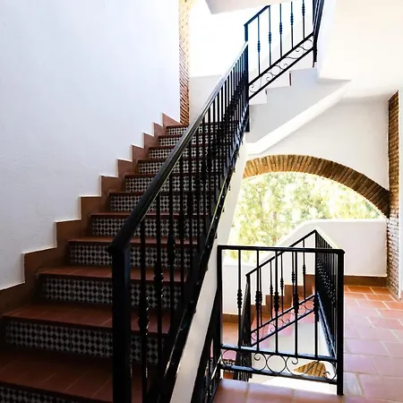 Apartment Spacious 2-bedroom With Free Parking *