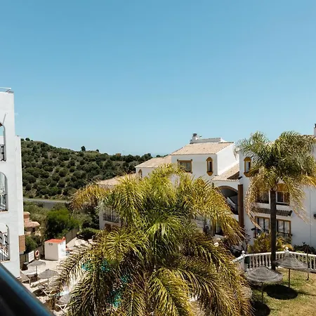 Spacious 2-bedroom With Free Parking * Sitio de Calahonda